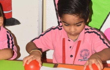 Fun Learning in Nursery – Bilateral Coordination Activity (1) Fun Learning in Nursery – Bilateral Coordination Activity (1)