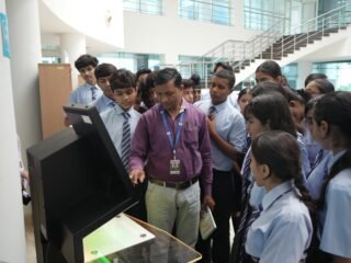 Students’ Educational Visit to IIT Indore